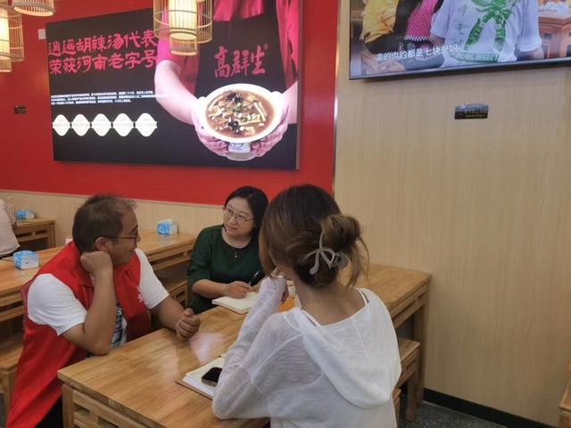 二楼店面天生流量不足怎么破？周浦这个街区“主理人”送上了贴心